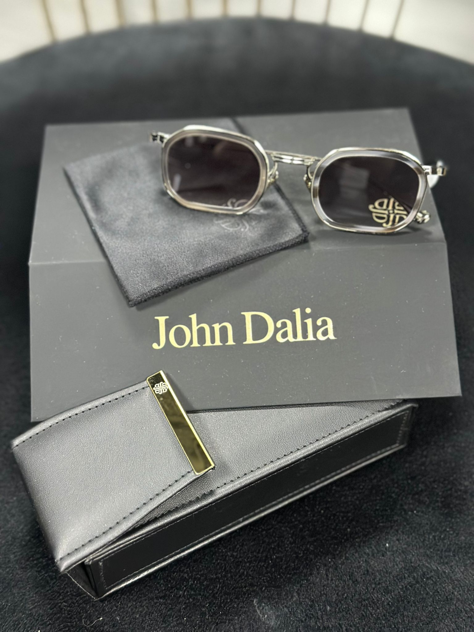 John dalia grijs